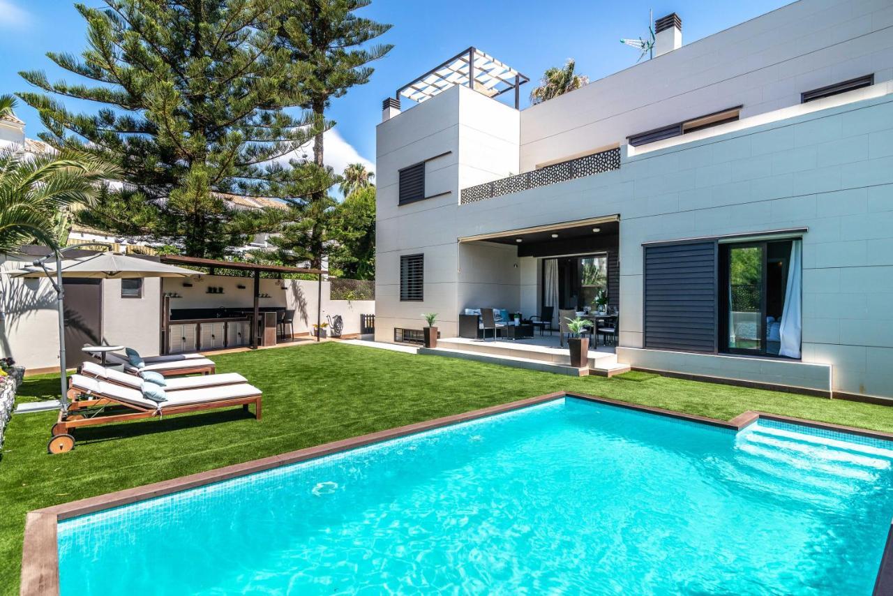 Vacation Marbella I Villa Riviera Del Sol, Private Pool, Jacuzzi, Walking Distance To The Beach Malaga Bagian luar foto